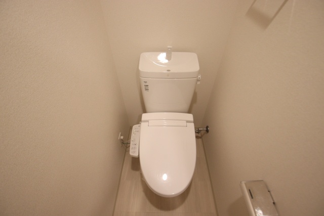 トイレ　※別室の参考写真の為、現況優先です。