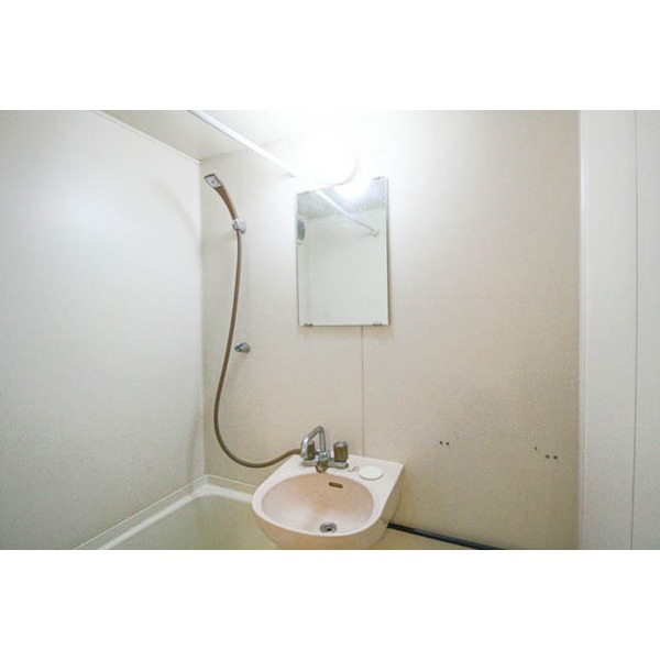 洗面設備　同じ建物の別なお部屋