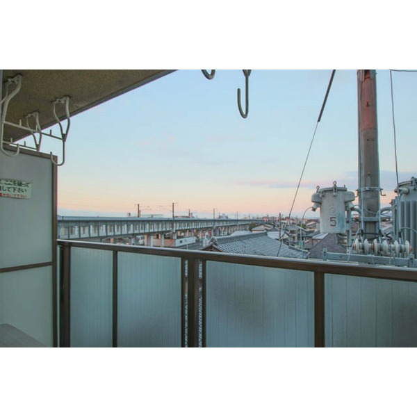 バルコニー　同じ建物の別なお部屋