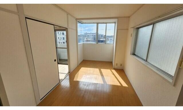 居室・リビング　こちらのリビングで趣味の時間をお楽しみください♪