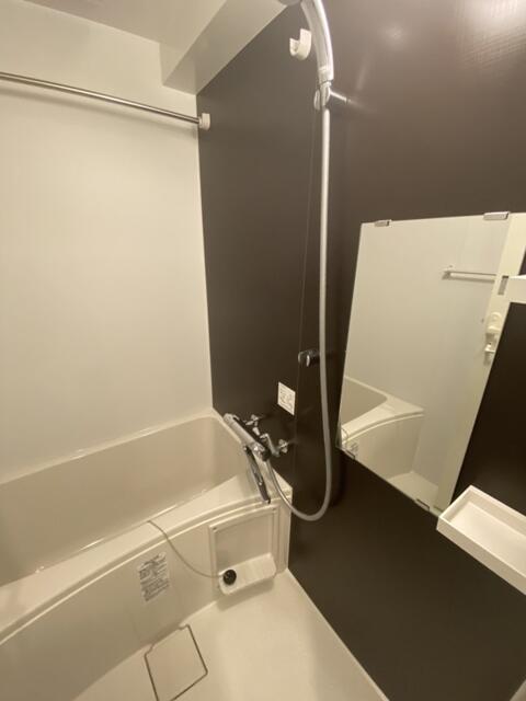 バス・シャワールーム　同物件別部屋写真