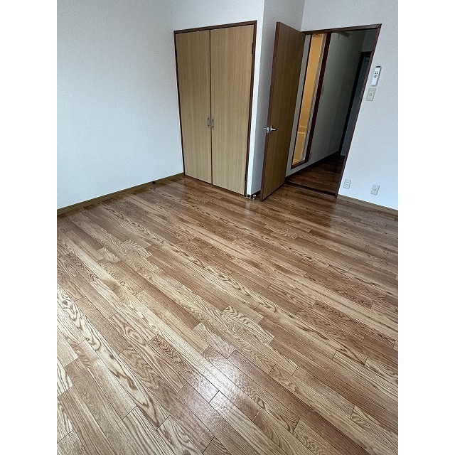 居室・リビング　洋室８帖