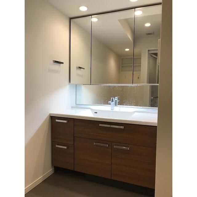 洗面設備　忙しい朝には欠かせない洗面所です