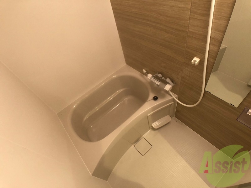 バス・シャワールーム　お風呂になります。一日の疲れを癒してくださいね。