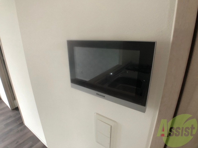 セキュリティ　ＴＶモニター付インターホンです。来客者の顔が見えるので安心！