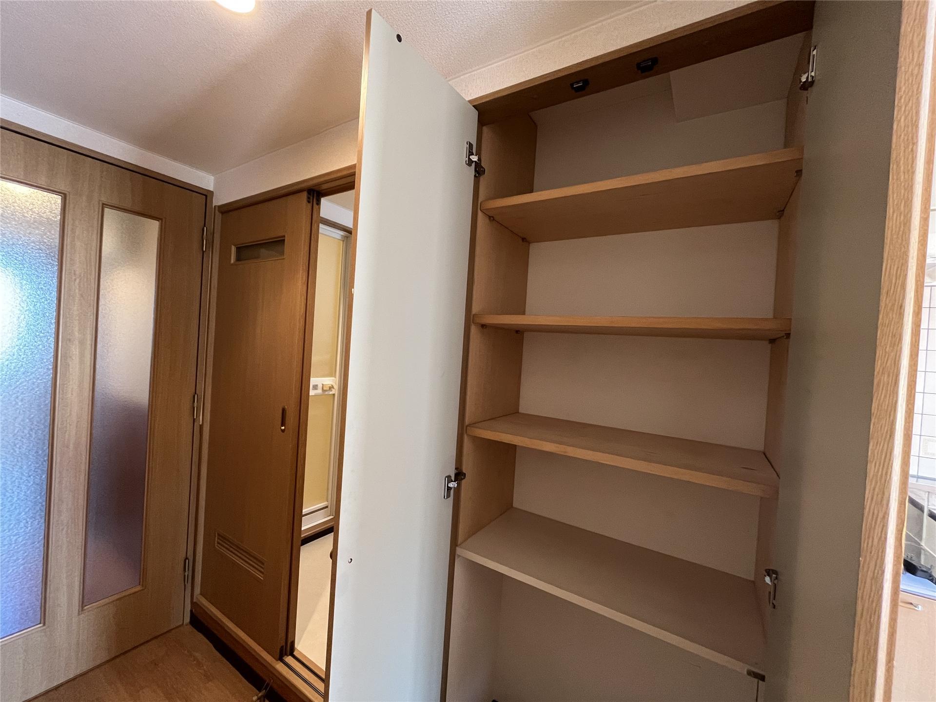 その他設備　廊下にも収納があります