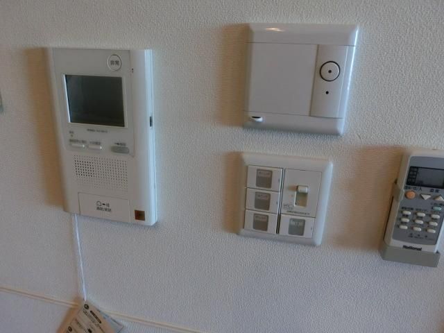 セキュリティ　安心のテレビモニター付ドアホン