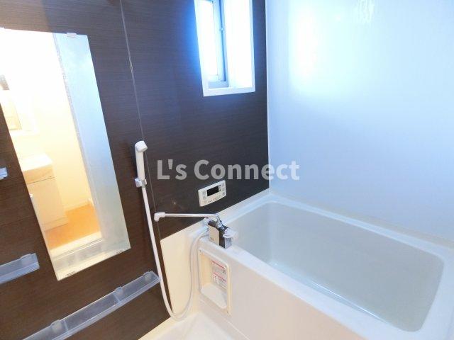 バス・シャワールーム　追焚き、浴室乾燥付きのお風呂。