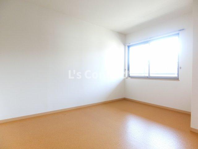 その他　独立した洋室は寝室として使えます。