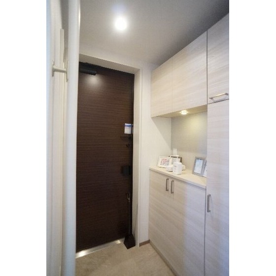 玄関　※家具や装飾品は付属しません