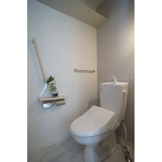 トイレ　※家具や装飾品は付属しません