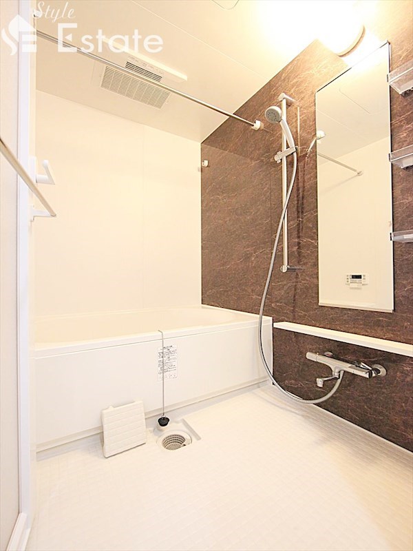 バス・シャワールーム　バスルーム