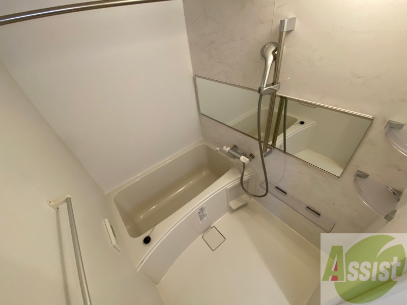 バス・シャワールーム　お風呂になります。一日の疲れを癒してくださいね。