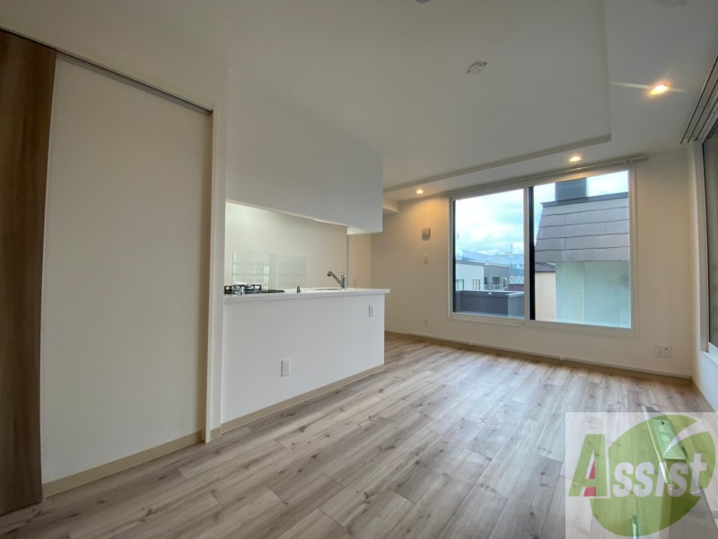 居室・リビング　広くてきれいなリビングです！快適に過ごせそうですね。