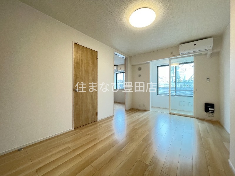 居室・リビング　同型別部屋写真