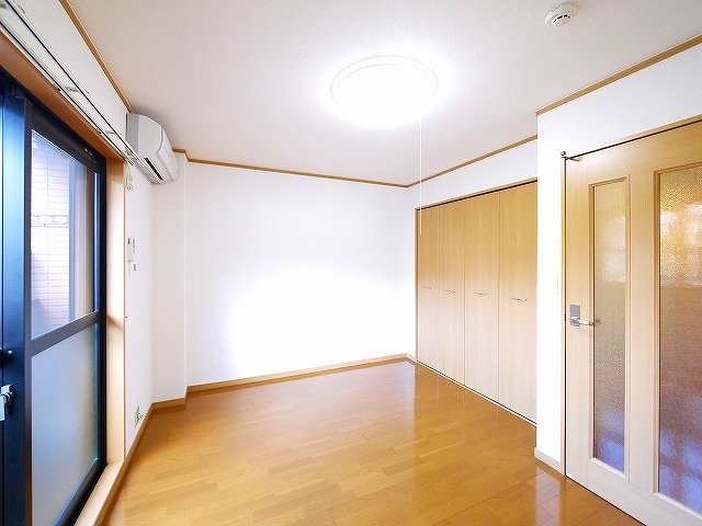 その他部屋・スペース　フローリングでお掃除も手軽に済ませられます