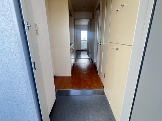 玄関　※別部屋の写真です