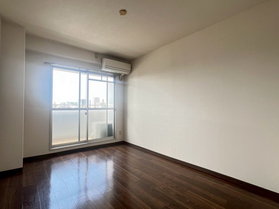 居室・リビング　※別部屋の写真です