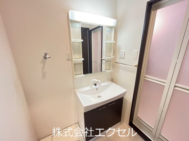 洗面設備　朝に便利な独立洗面台完備♪