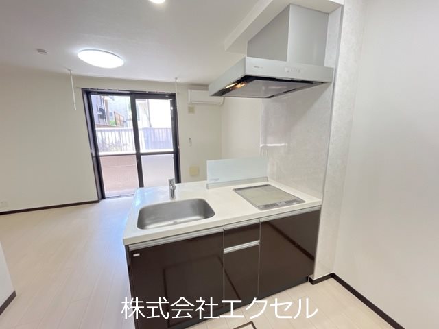 キッチン　二口のカウンタータイプのシステムキッチン♪