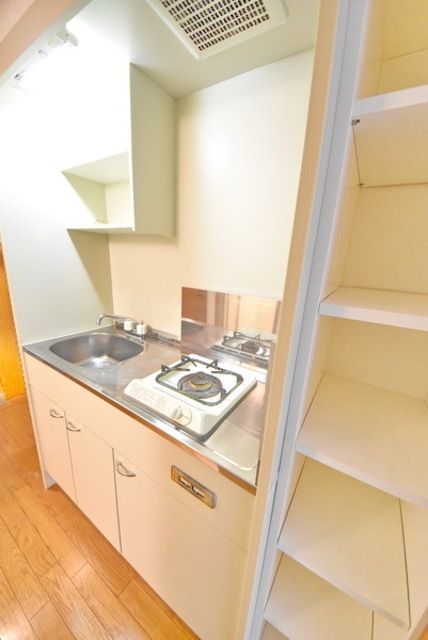 キッチン　コンパクトで使いやすそう