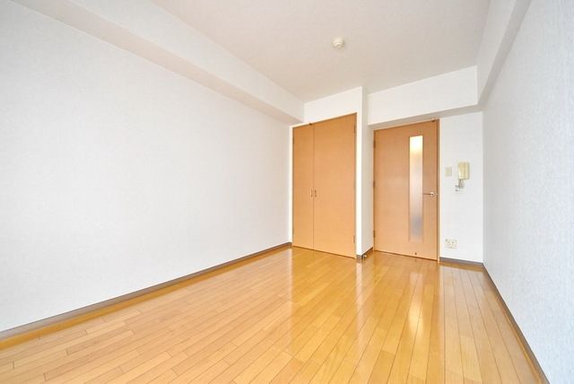 居室・リビング　ゆとりある広さの洋室