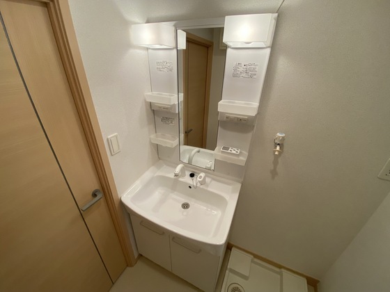 洗面設備　※別部屋の写真です