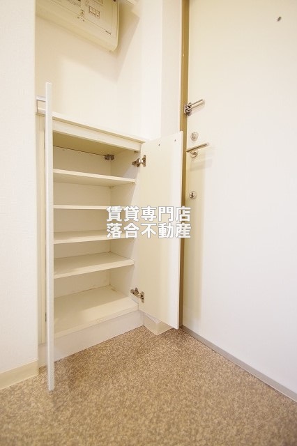 収納　シューズ収納