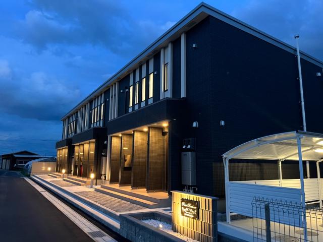 建物外観　外観写真（夜）