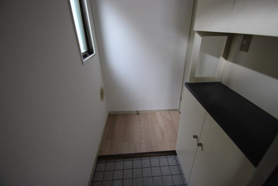 玄関　※別号室の写真です。