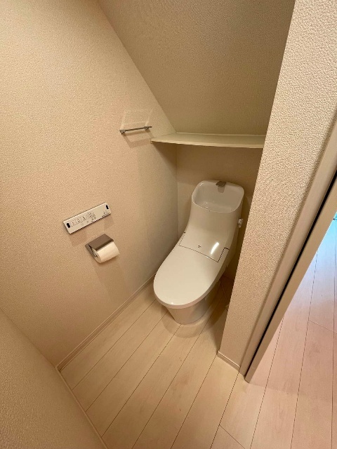 トイレ　※同物件別号室の参考写真です。