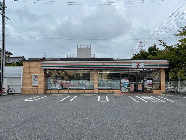 コンビニ　セブンイレブン豊明二村台店（コンビニ）まで164m