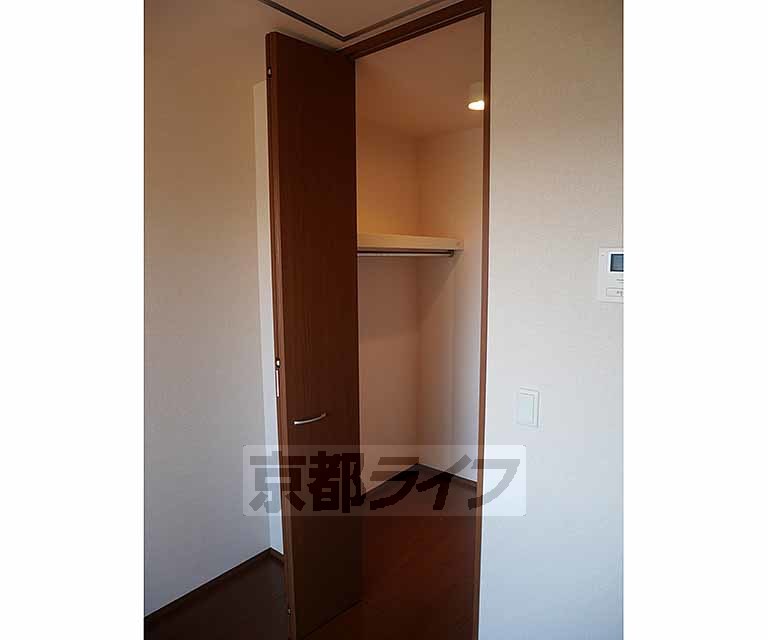 収納　シンプルで使いやすいトイレスペース