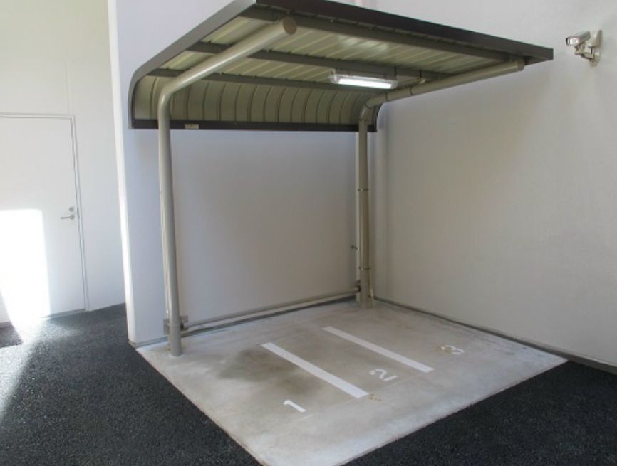 駐車場　バイク置場