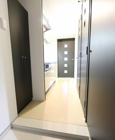 玄関　※別部屋の参考写真となります※現況優先※