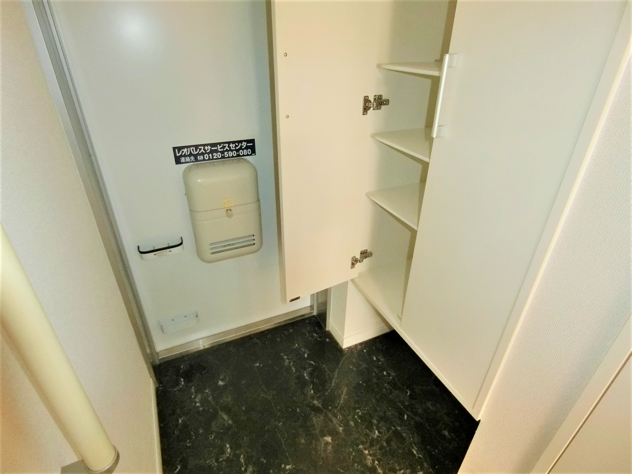 玄関　大型シューズボックスを完備です☆