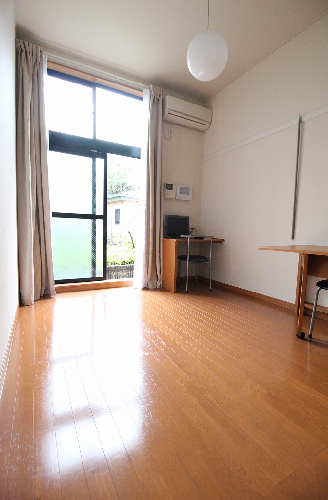 居室・リビング　別の部屋の写真です