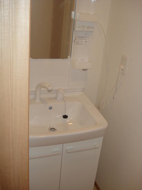 洗面設備　身支度に欠かせない独立洗面台♪