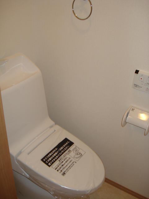 トイレ　嬉しい温水洗浄便座♪