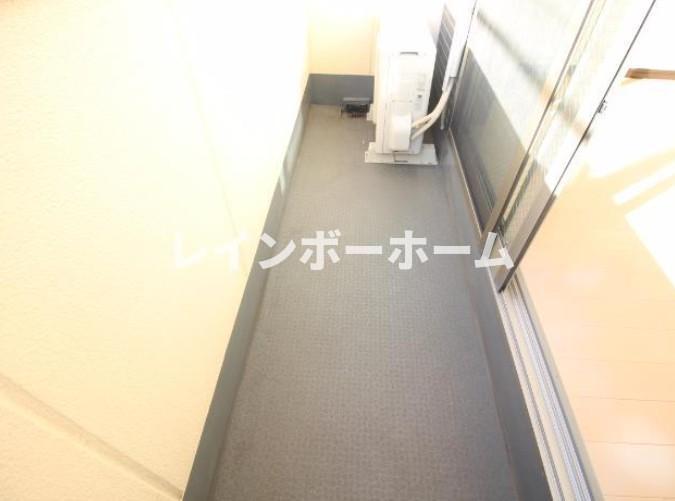 バルコニー　お洗濯にも便利なバルコニー付き