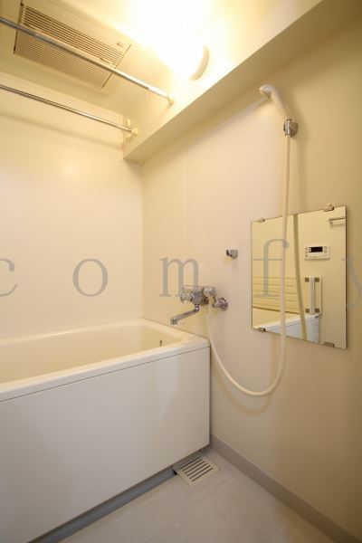 バス・シャワールーム　追い焚き機能付きバス