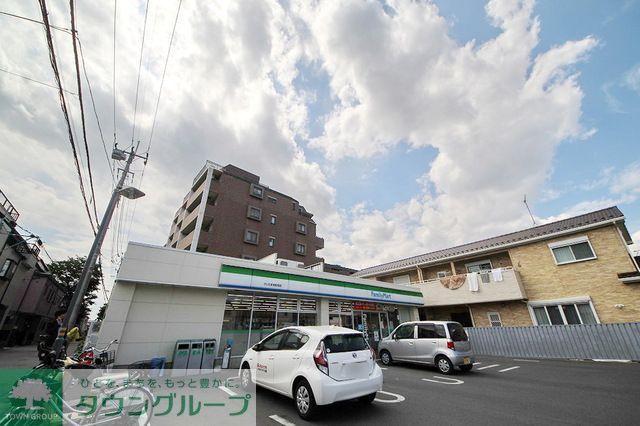 コンビニ　ファミリーマート与野駅西口店（コンビニ）まで80m
