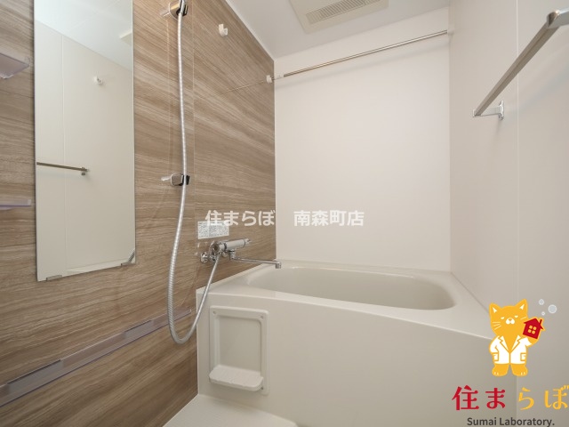 バス・シャワールーム　「見た目じゃなく、心に“しっくりくる”を大切に。」