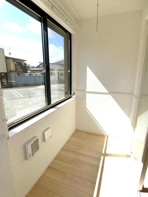 バルコニー　同型物件の写真です。