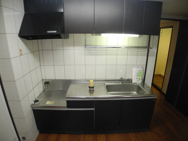 キッチン　※室内画像は別号室のもの