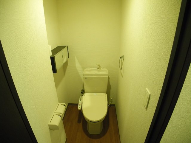 トイレ　※室内画像は別号室のもの