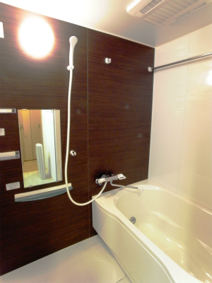 バス・シャワールーム　お風呂で日々の疲れを落としましょう