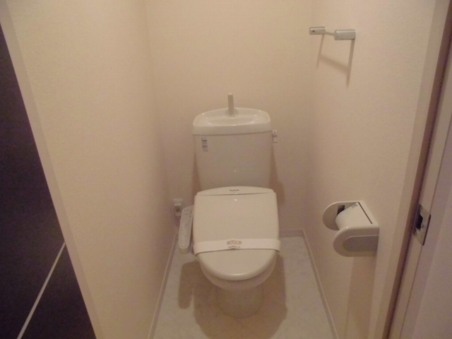 トイレ　温水洗浄暖房便座