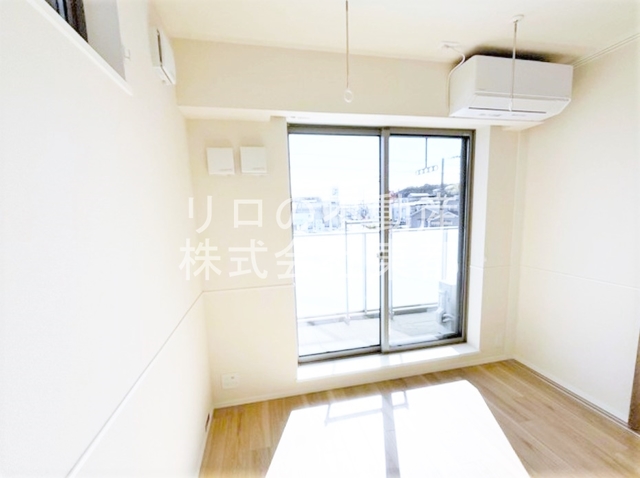 その他部屋・スペース　南向きなので日当たりが良く日中は照明なしで過ごせます♪