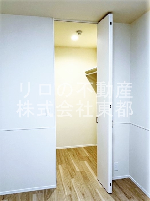 収納　ウォークインクローゼット収納！室内を広くご活用いただけます☆